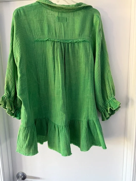 Umgee Bright Green Textured Button-Down Peasant Tunic - Picture 4 of 4
